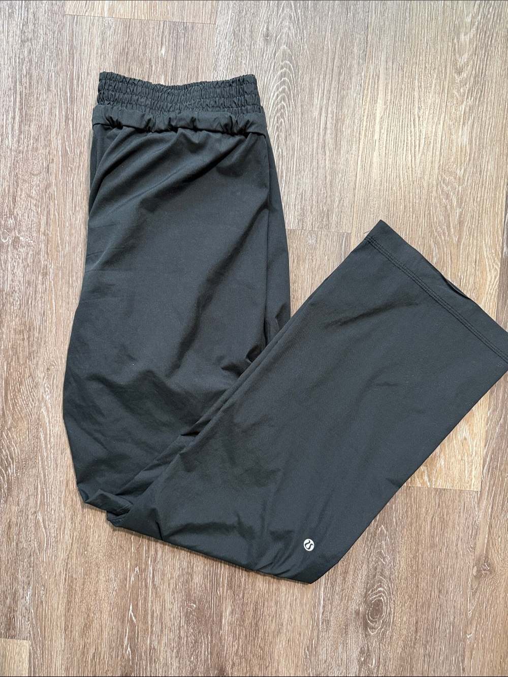 Lululemon nylon pants 6